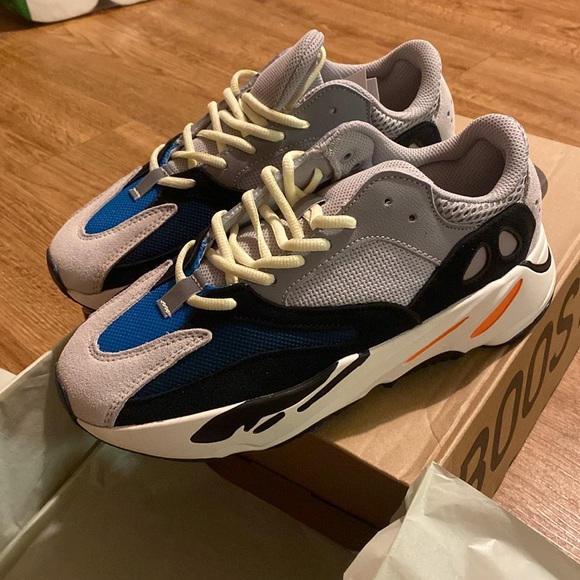 Yeezy Boost 700 - brand new - Picture 4 of 7